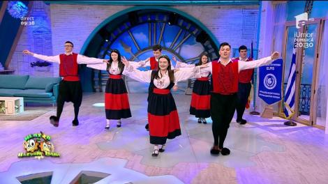 Ansamblul Comunității Elene ”Elpis” din Constanța, dans în stil grecesc