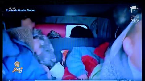 Smiley News: Nu ai văzut în viaţă ceva mai tare! Trezire dureroasă! Gropile din asfalt, numai bune pentru glume