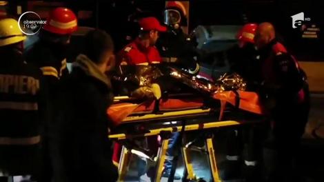 Flăcări şi panică în centrul Bucureştiului după ce un hotel a fost cuprins de flăcări. O tânără a suferit arsuri grave