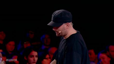 Cheloo îi cântă lui Mihai Bendeac: "Aseară, m-ai dat afară... În ciorăpei şi-n...” Activați pătrățelele roșii!