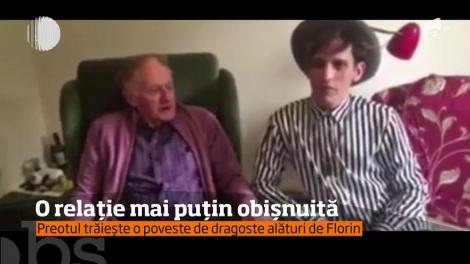 A renunțat la sutană pentru dragostea unui bărbat! La 78 de ani, un fost preot din Marea Britanie se iubește cu un tinerel din România