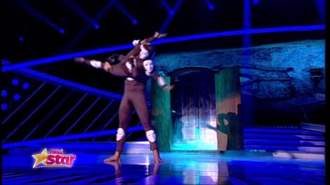 Maia Burdea Balazs, un număr de acrodance cu măști, pe scena de la Next Star!