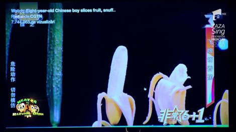 Smiley News: Chinezii pot tăia bananele și castraveții cu o simplă carte de joc