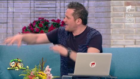 Smiley News: Donald Trump uită să semneze niște acte