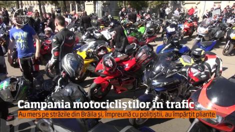 Motoarele au fost turate în Brăila, într-o acţiune a motocicliştilor prin care aceştia au vrut din nou să atragă atenţia şoferilor că şi ei sunt în trafic