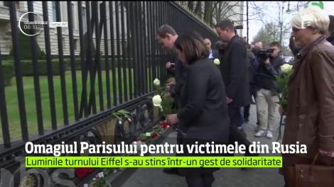 Luminile turnului Eiffel din Paris s-au stins, ieri seară, într-un gest de solidaritate cu victimele atentatului de la Sankt-Petersburg
