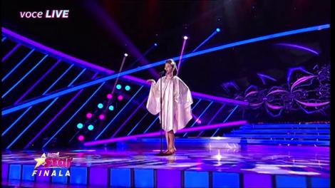 WOW, cât talent! Riana ne-a întors în timp cu o variantă a la Marilyn Monroe a piesei "Ooops, I Dit It Again": "Băi, băiatuuleeee"