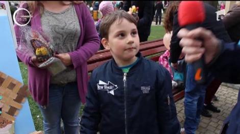 Mai mulţi elevi şi profesori din oraşul Şimleu Silvaniei au strâns bani pentru copiii bolnavi