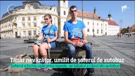 Un tânăr nevăzător din Sibiu, umilit de un şofer de autobuz