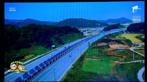 Smiley News: Pistă de biciclete pe mijlocul unei autostrăzii din Coreea de Sud