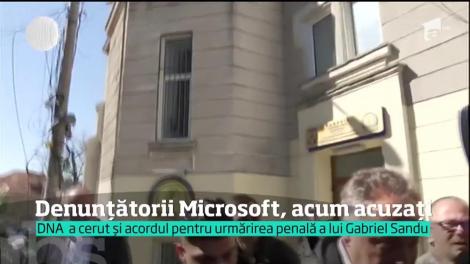 Denunţătorii din celebrul dosar Microsoft , Dinu Pescariu şi Claudiu Florică, puşi sub acuzare de procurorii DNA