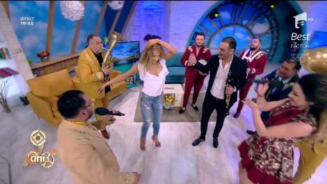 Flavia Mihăşan s-a dezlănțuit total! Blonda a făcut show incendiar cu mișcări amețitoare!
