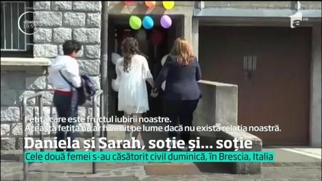 O româncă în vârstă de 28 de ani şi partenera ei italiancă s-au căsătorit