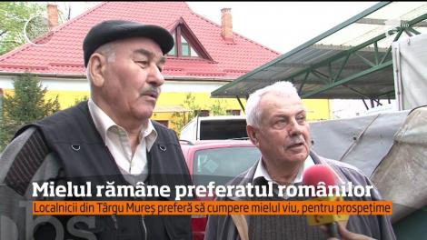 Mielul rămâne preferatul românilor de pe masa de Paște