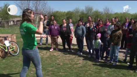 20 de elevi au primit biciclete pentru că învață bine