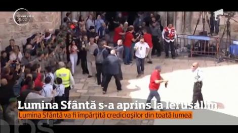 Lumina Sfântă s-a aprins la Ierusalim