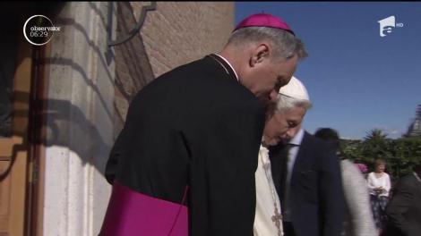Papa Emerit Benedict al Şaisprezecelea a fost sărbătorit, în grădina Vaticanului, la împlinirea respectabilei vârste de 90 de ani