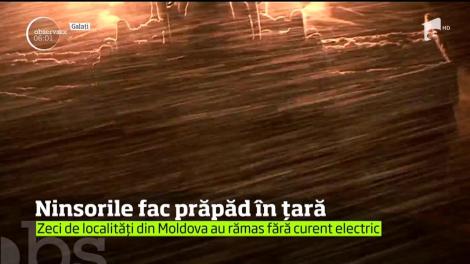 Ninsorile fac prăpăd în țară! Zeci de localități din Moldova au rămas fără curent electric