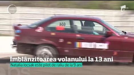 La numai 13 ani, o fetiţă face spectacol pe pista de raliu