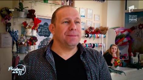Meserie pentru o zi! Vali Crăciunescu se lasă de cântat ca să vândă flori
