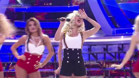 Voi vedeți vreo diferență? Provocatoarea Christina Aguillera s-a teleportat pe scena „Te cunosc de undeva”