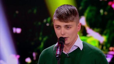 Bendeac nu mai poate să stea pe scaun la numărul băiatului de la... țară: „Eu simțeam că mă sufoc, simțeam că mi se face rău de râs”