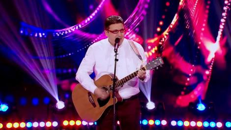 Știați că și corporatiștii spun bancuri? Cheloo a înCREMENit când i-a auzit poantele: „Băăă, nu credeam că există asemnea specimene!”