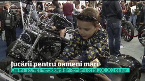 Sunt jucării pentru oameni mari, pe placul copiilor. Are numai cinci ani, dar e deja îndrăgostit de motoare
