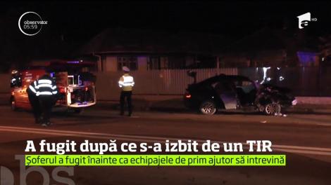 Şi-a făcut maşina praf şi a fugit de la locul accidentului!