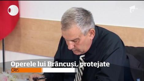 Turiştii şi localnicii din Târgu Jiu nu mai au voie să atingă operele lui Constantin Brâncuşi