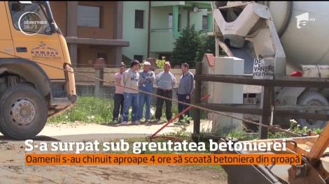 Betonieră blocată timp de patru ore în mijlocul unui drum
