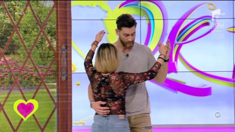 Robert, vikingul ispititor devenit asistentul Mirelei Vaida, în pași de dans! Fetelor, îl luăm ca partener la o samba sau bacchata?