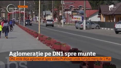 Aglomerație pe DN1, spre munte. Nu toată lumea merge la mare, muntele este la fel de căutat