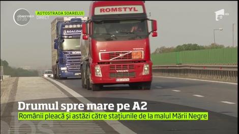 Drumul spre mare pe A2. Zeci de mii de români au ales să îşi petreacă minivacanţa pe Litoral