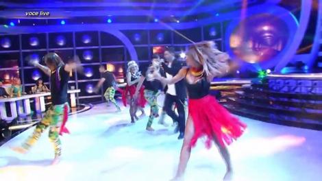 Fetelor, lăsați junii să  se plimbe nestingheriți pe plajă și priviți-l pe EL!  Ryan Tedder de la One Republic, a venit la „Te cunosc de undeva”