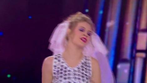 Grupul Dance World a pus-o de nuntă chiar pe scena de la iUmor! Sunt puși pe adunat plocoane: „Să dea Delia banii, domnul Cheloo, domnul Beandeac!”