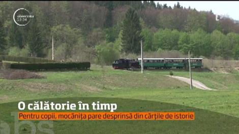 Şi tot despre o tradiţie vorbim în continuare. O călătorie prin Pădurea Fermecată cu mocăniţa este o aventură pe care o trăieşti doar în zona Sovatei, din Mureşului