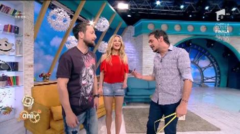 Dezvăluire de senzaţie ÎN DIRECT! Răzvan obișnuiește să se măsoare singur. Dani: ”Prietene, tu te dezbraci și te măsori?!”