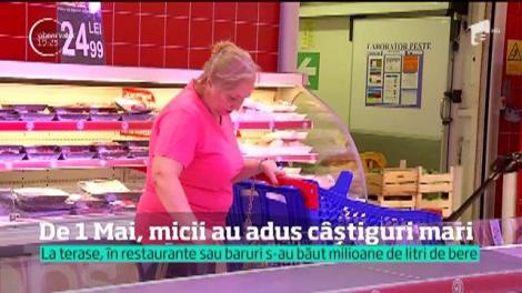 În jur de trei mii de tone de mici au mâncat românii în minivacanţa de 1 Mai