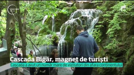 Cascada Bigăr, număr record de vizitatori de 1 Mai