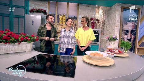 O rețetă delicioasă! ”Shakshuka”, ouă poșate în sos de roșii