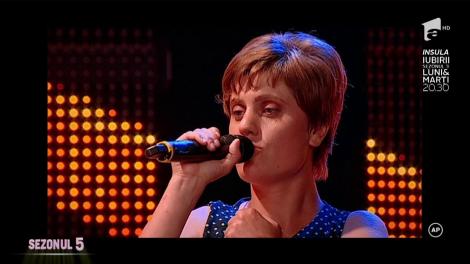 "Dani, dar când ne chemi la tine în emisiune?". "Sorele Paparazzi" și momentul "romantic" care a intrat în istoria X Factor. De atâta dragoste, au căzut de pe scenă: "Domnul Horia, vă spunem "Pa! Pa!"