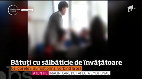 Elevi de clasa a treia daţi cu capul de bancă şi loviţi cu sălbăticie de învăţătoare