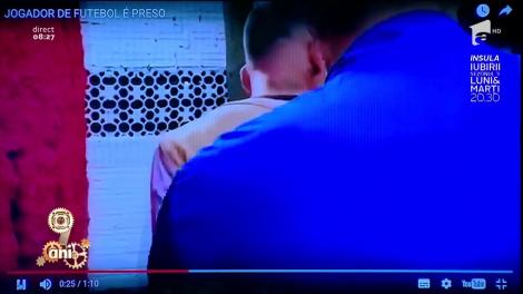 Smiley News: Un fotbalist brazilian a fost încătușat pe teren, în timpul meciului!