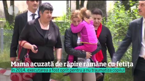 O copilă de cinci ani, prinsă înr-un război între părinți! Fetița a crescut lângă mamă, dar instanţa a dat-o tatălui, stabilit în Belgia