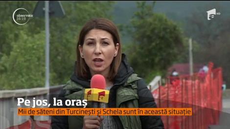Localnicii din două comune din Gorj merg pe jos la Târgu-Jiu. Podul care făcea legătura cu oraşul s-a surpat
