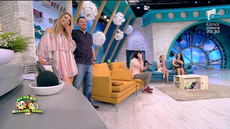 Răzvan o ajută pe Seeya să-şi vândă adidaşii pe net: "Dacă reuşesc să-i vând, cânţi "Ding Dirlin" cu colega ta, într-o cabina de duş, şi noi filmăm"