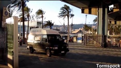 Doi români, stabiliți în Italia, au încercat să fure o dubă a poliției, cu tot cu un polițist înăuntru