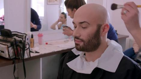 Mihai Bendeac îi aduce un omagiu, în viu, colegului Cătălin Ștefan Ion, zis și Cheloo: "Îl iubesc, bă!"