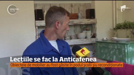 În Sinaia, comunicarea dintre profesori și elevi se face în prima Anticafenea din țară